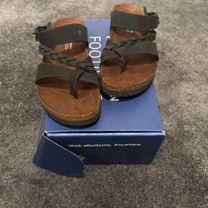 White Mountain Black Nubuck Sandals